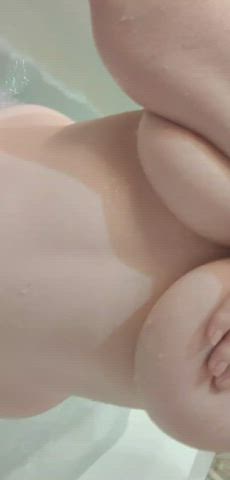 I'll wash your back if you wash mine : video clip