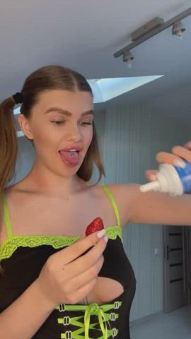 My lips want to get your.. ;) : video clip