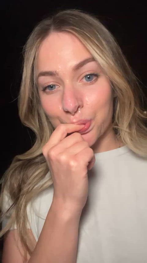 I’m just a cumslut who likes facials AND swallowing :) : video clip