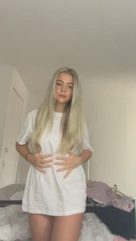 Do you like my teen ass?😝 : video clip