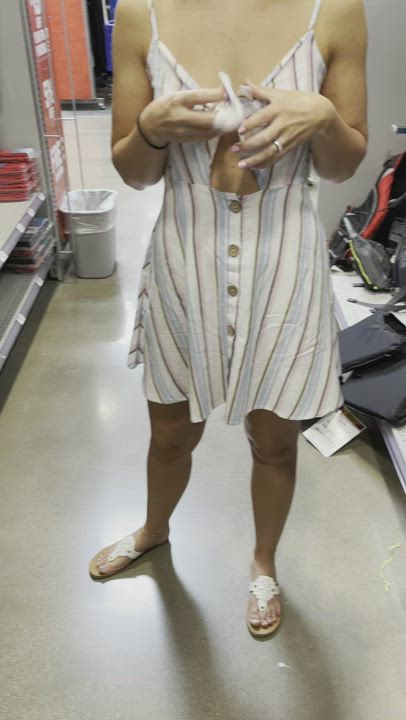I prefer clothes that are easy to take off : video clip