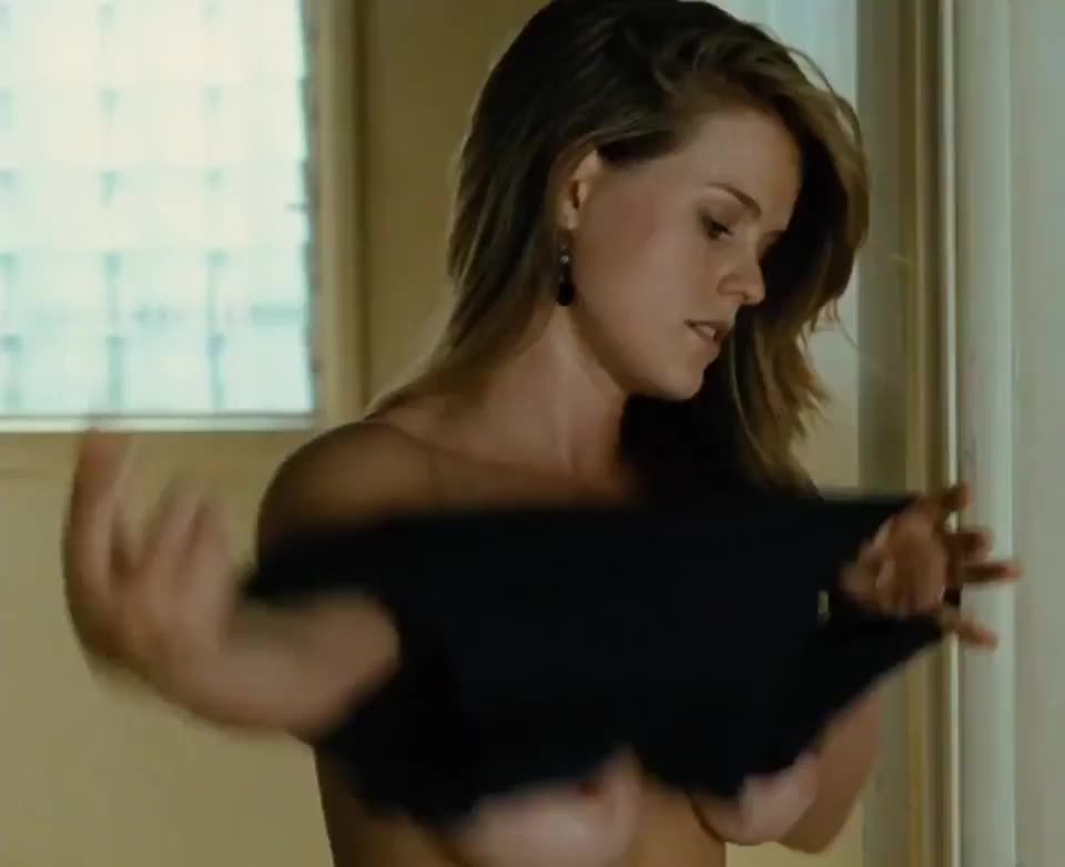 Alice Eve's in 'Crossing Over' : video clip