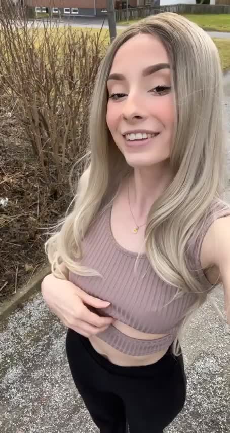 And this is why my neighbours love me 😋💕 [gif] : video clip