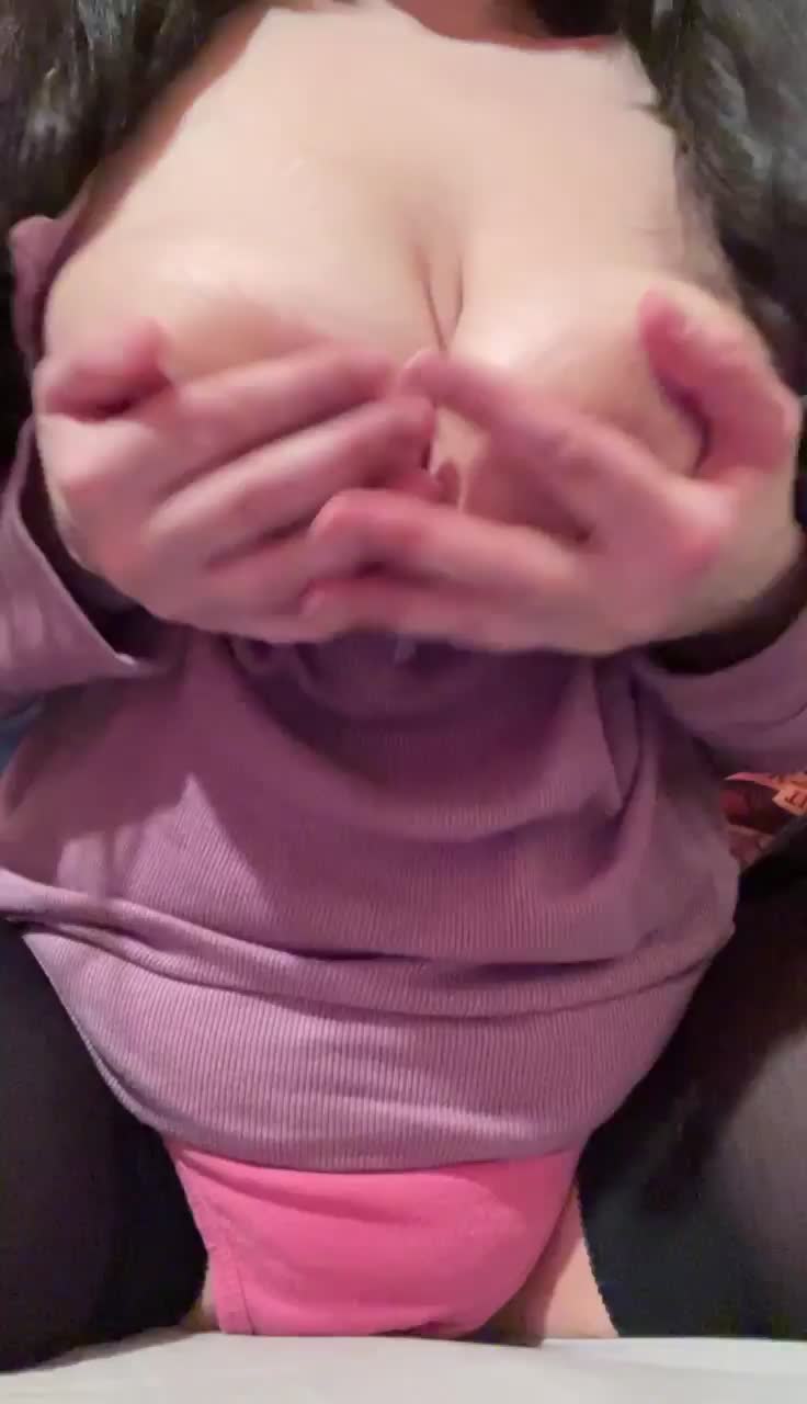 Trying to hold my big tits while I rub myself : video clip