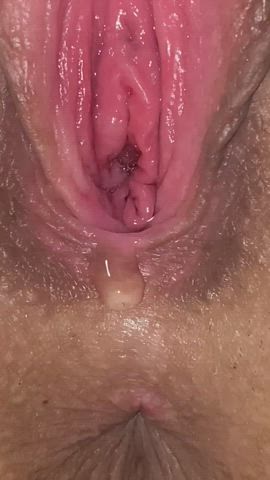 My asshole is self lubricating : video clip
