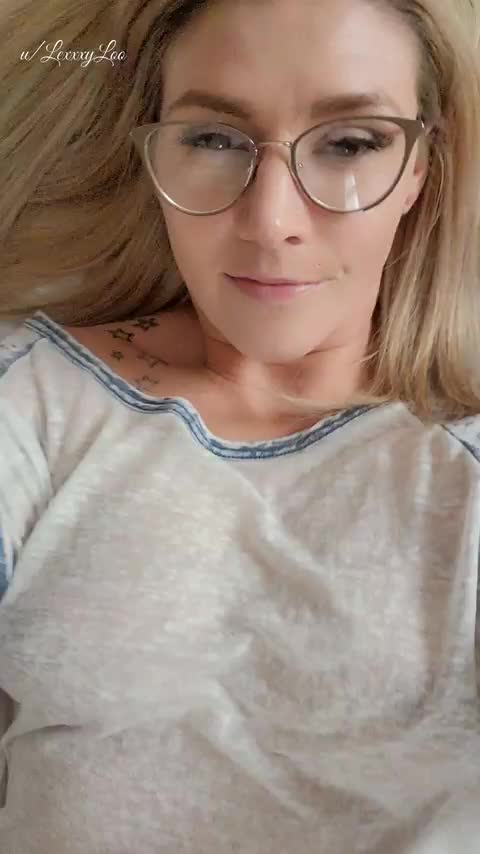 How hard does my mombod make you? : video clip