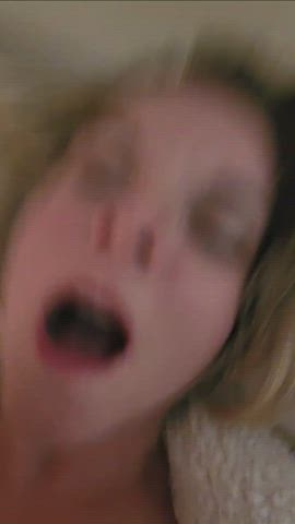 unlike other girls i love getting blasted on, its so hot!! : video clip
