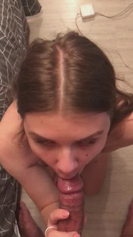 Sucking out the last drops of his sticky cum : video clip