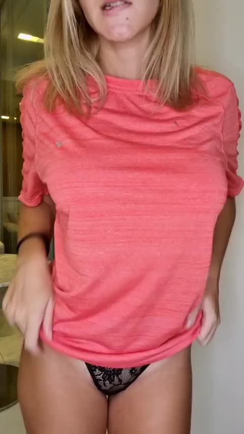 no annoying caption..just some natural perky tits : video clip