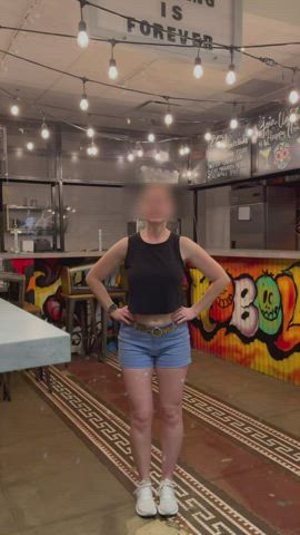 Apparently, the quarantine was temporary according to the sign [GIF] : video clip