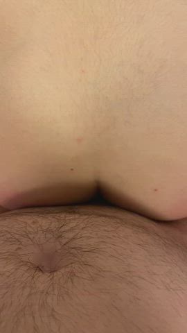 Got completely filled by him and then he just let it drip out : video clip