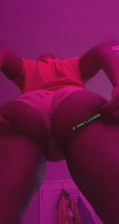 My booty moves like jello, could you handle it? : video clip