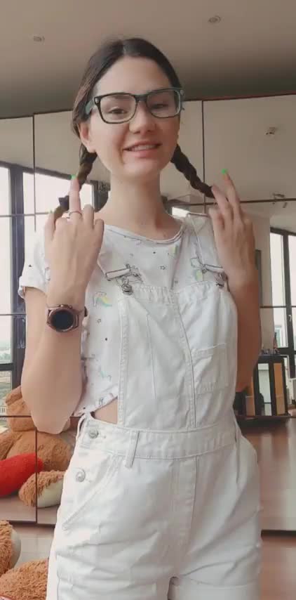 Can this teen seduce you? ;) : video clip