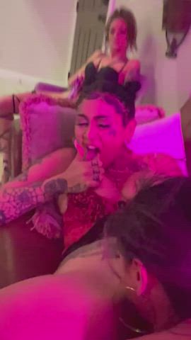My roommate caught me eating pussy and watched : video clip