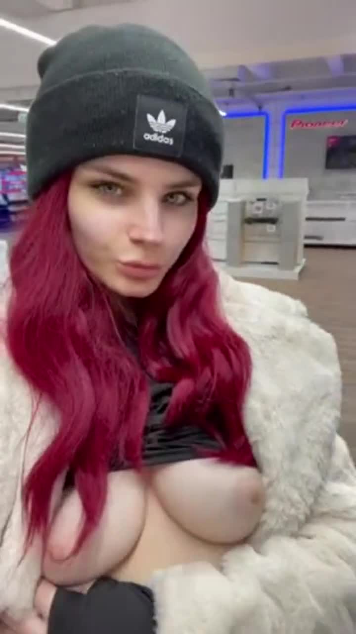 I think my teenn tits would look much better on the whole TVs… or am I wrong haha : video clip