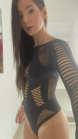 Get between my legs and make me cum : video clip
