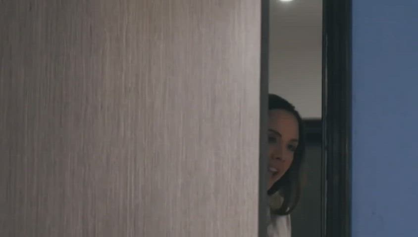 Alex eats out her girlfriend Gia under the covers while her mom's in the room : video clip