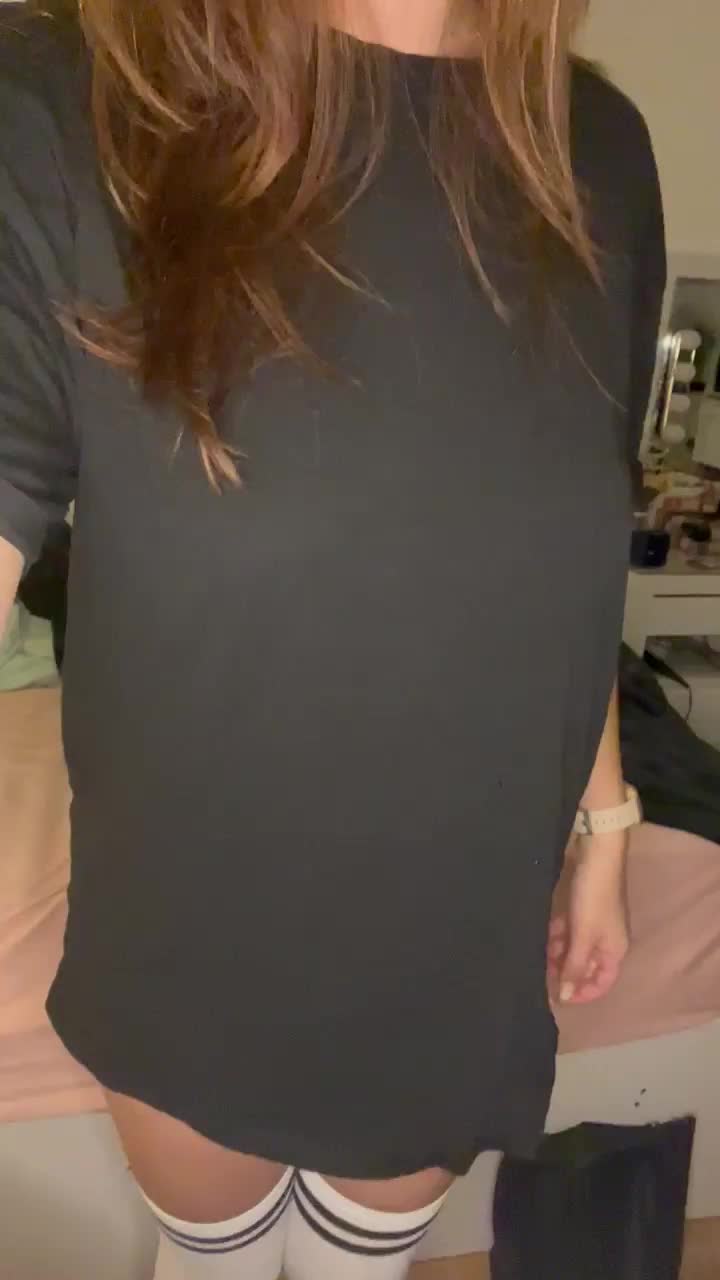 no caption just boobs… hope you enjoy :) : video clip