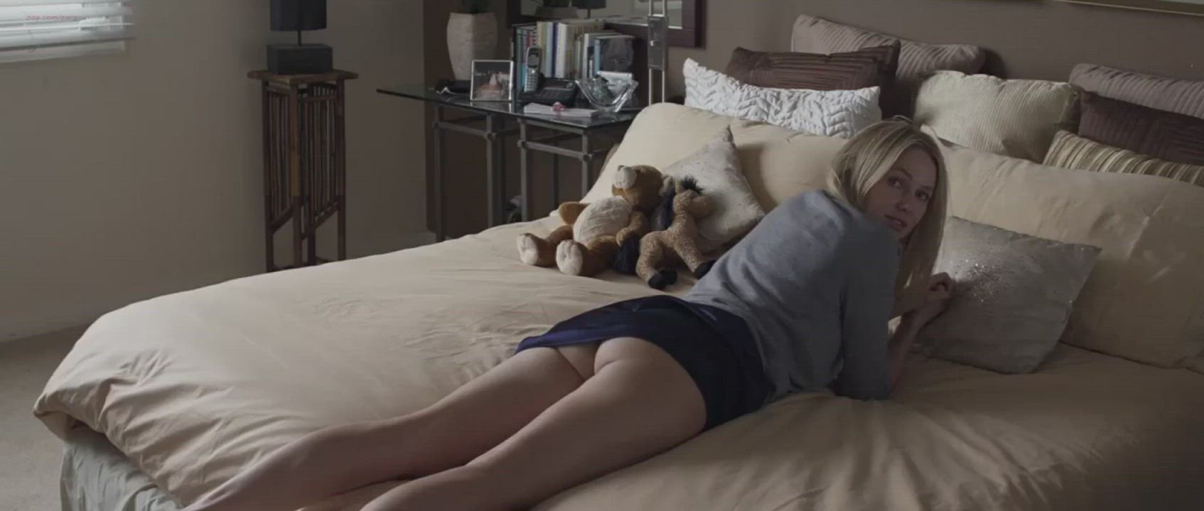 Lonely MILF next door Naomi Watts wondering if you’d like to keep her company? : video clip