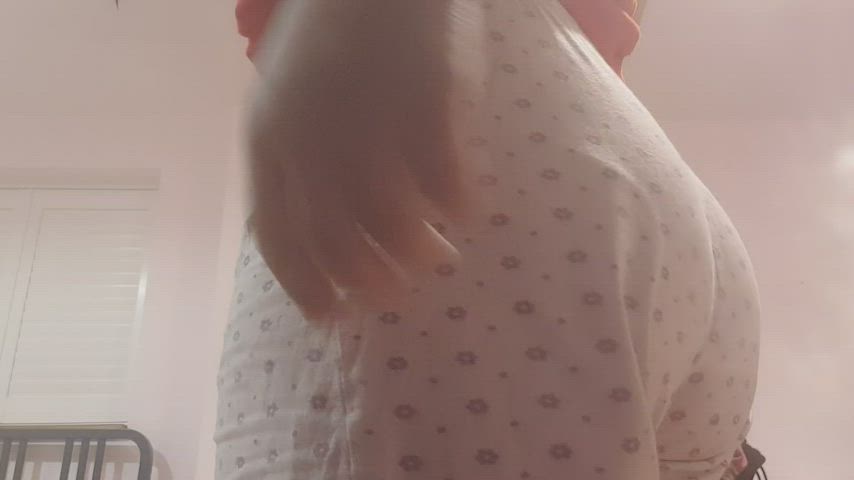 Say hi if you'd fuck and spank my virgin ass 😇 (19) : video clip