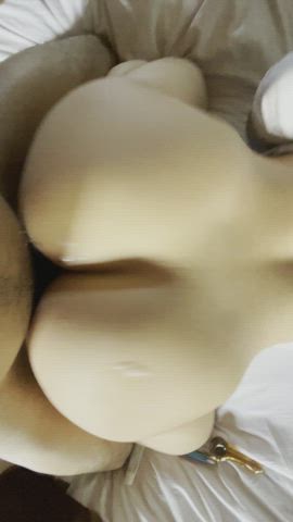 He came a little on my ass and kept fucking me anyways : video clip