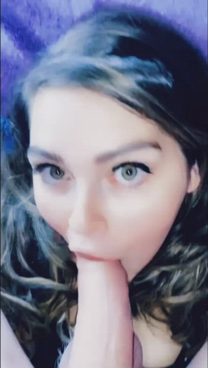I can't stop SUCKING until he CUMS in my mouth : video clip