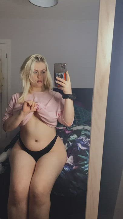 Dropping them out my shirt : video clip