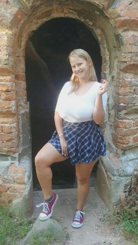 Just big and young boobs in a medieval setting. Kisses : video clip