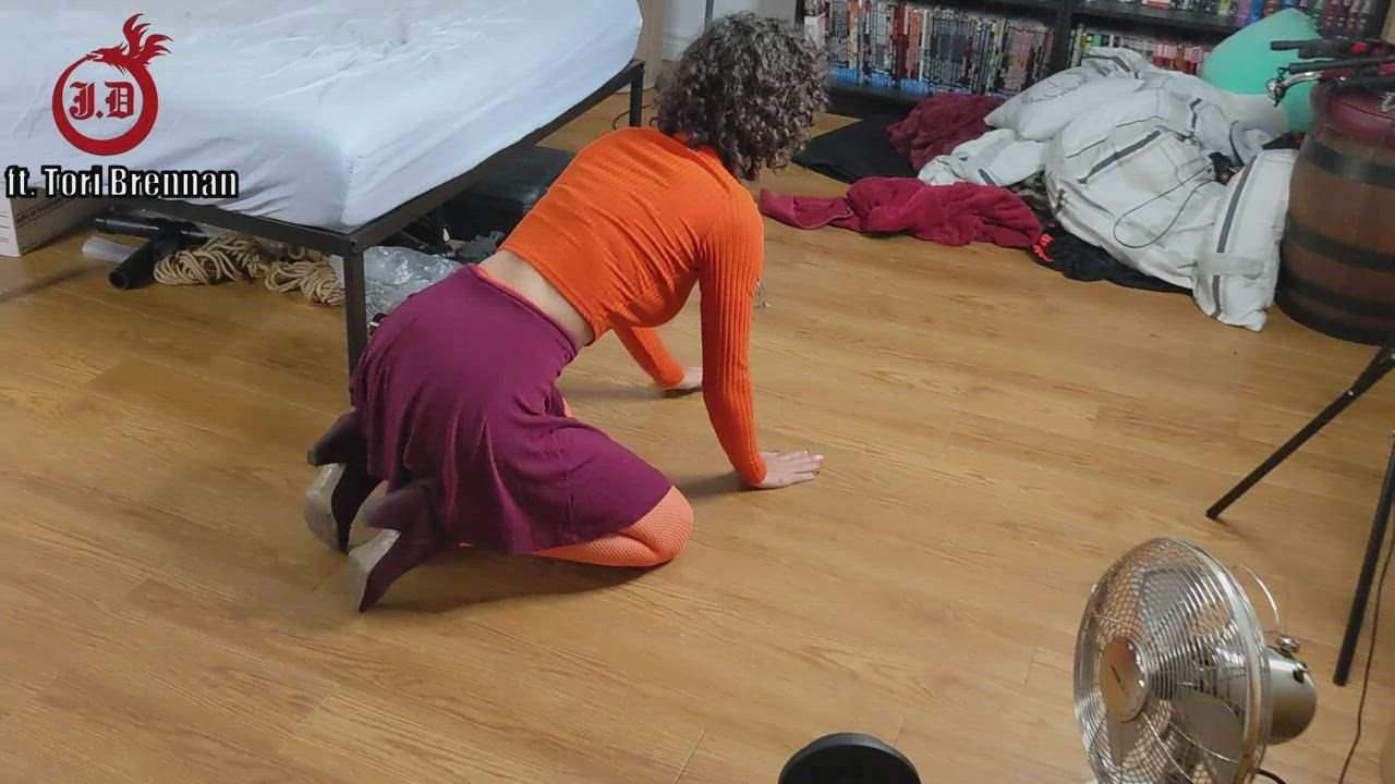 What happens when Shaggy finds Velma's glasses : video clip