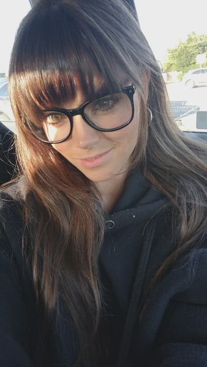 Wanna get naughy in the car when the car park is busy? 😋 : video clip