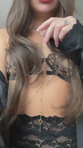 Look at what I can do in this black lingerie daddy : video clip