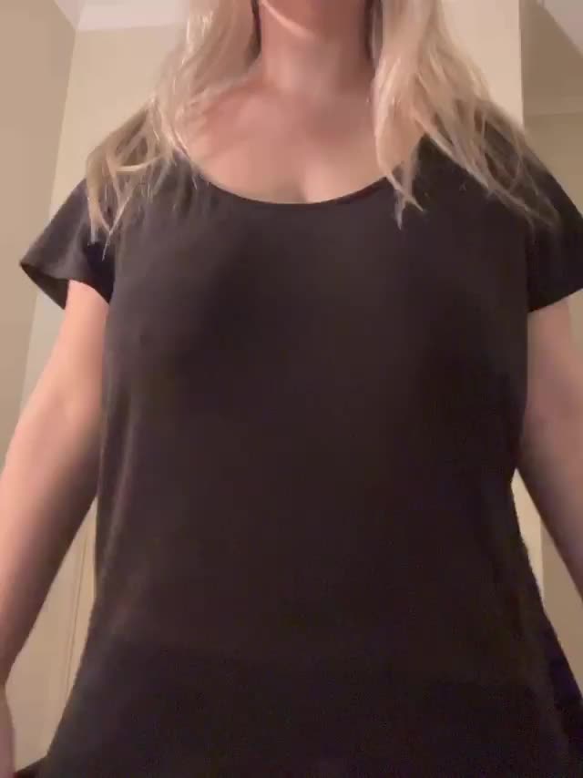 Showing off the girls ;) : video clip