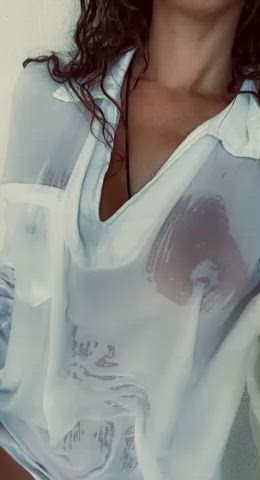 I’m wet, horny and I’ve got one thing on my mind : video clip