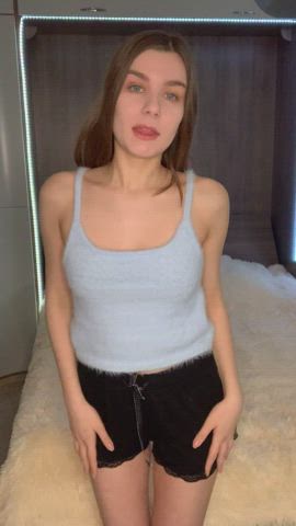 I have both, but today I show you my petite ass : video clip