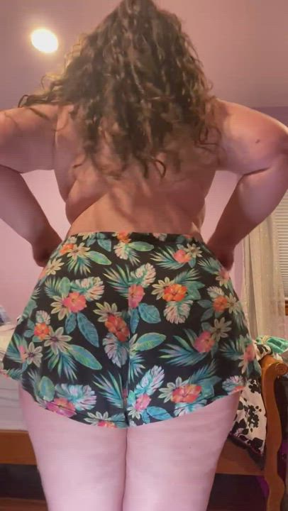 my red booty after I was asked to spank it 😜 : video clip