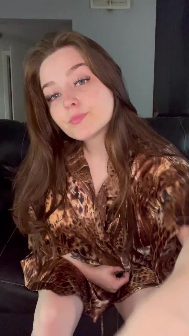 Are you a fan of brunettes with pretty perky titties? 🥵 : video clip