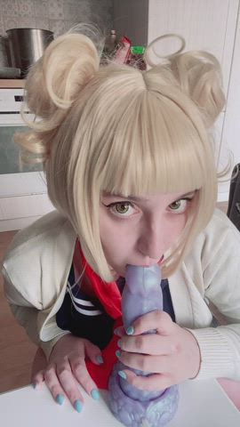 Toga Himiko giving a blowjob (DeidarasBae) [Boku no hero academia] : video clip