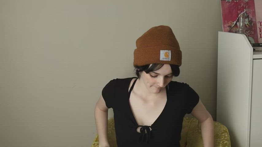 like girls with green eyes? : video clip
