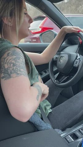 Eyes on the road [gif] : video clip