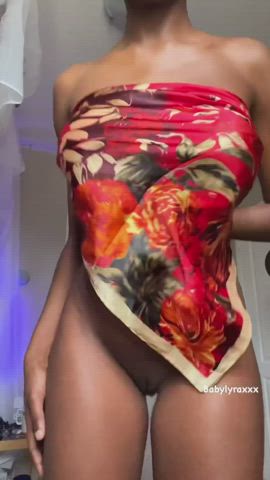 Slim waist, fat tits.. can I be your busty girlfriend ;) : video clip