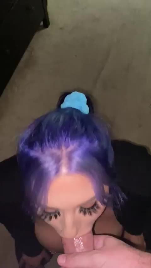 Thick load on my face : video clip