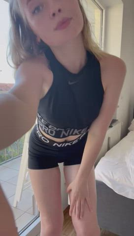 Imagine my ass on your face with my warm creampies : video clip