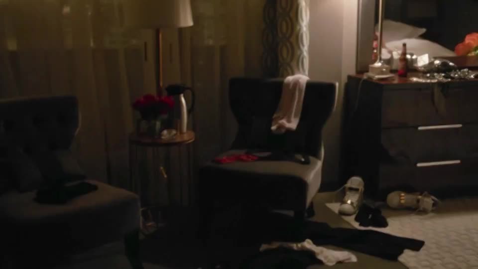 Birthday Babe: Lisa Bonet in Ray Donovan [S4E4-2016] : video clip