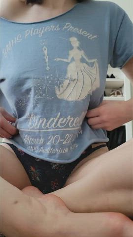 The back of my shirt says "a good pounding", which I desperately need : video clip