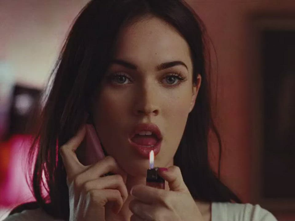 Nut... Megan Fox makes me wanna watch Jennifer's body (2009) : video clip
