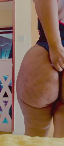 I'M TOO THICK FOR DOGGYSTYLE : video clip