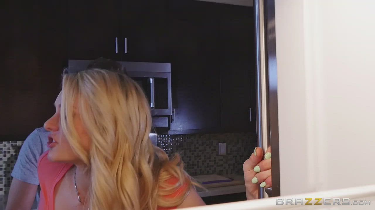 Happy Stepmothers Day : video clip