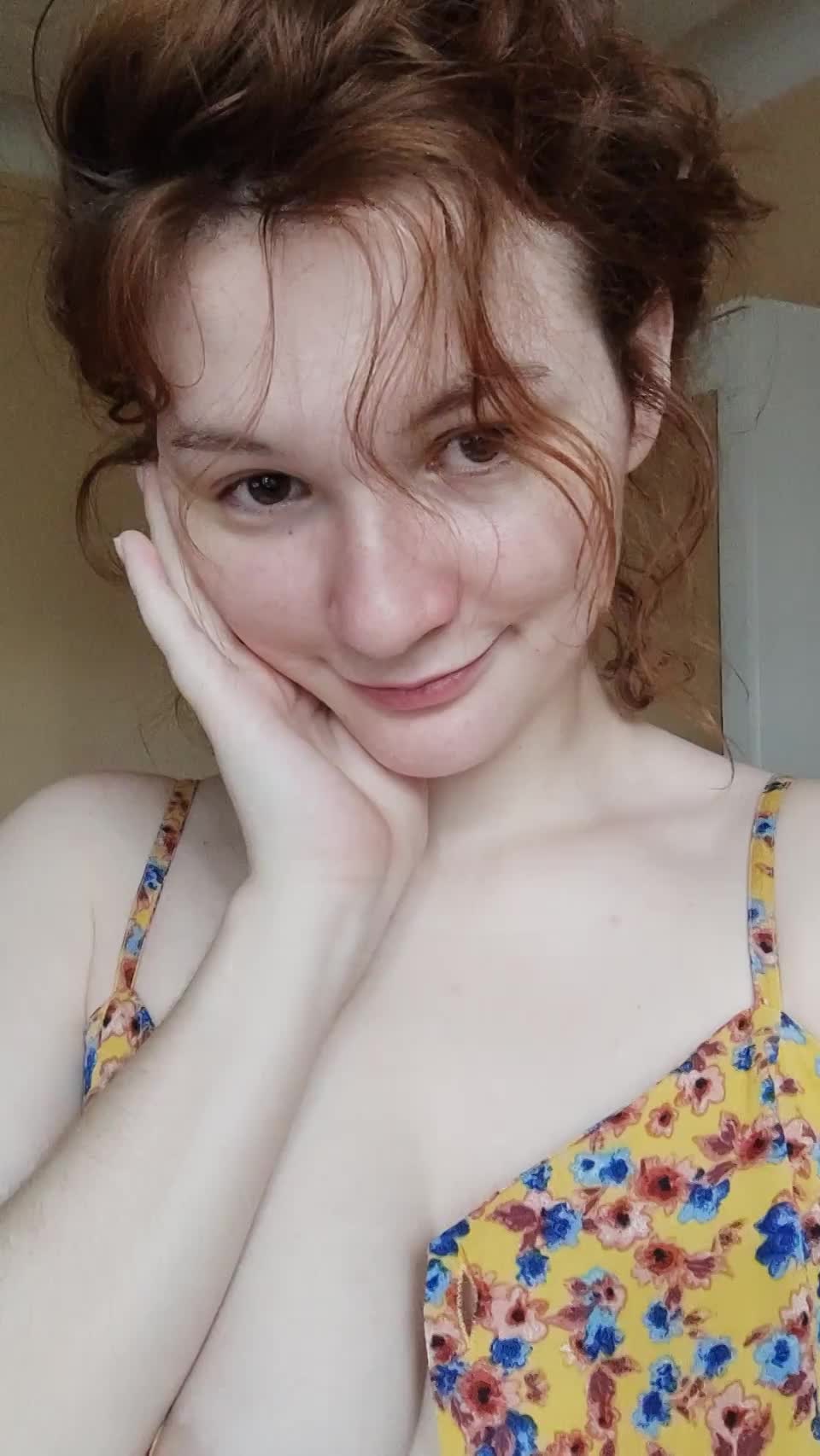 I like how easily I can show my tits in that romper : video clip