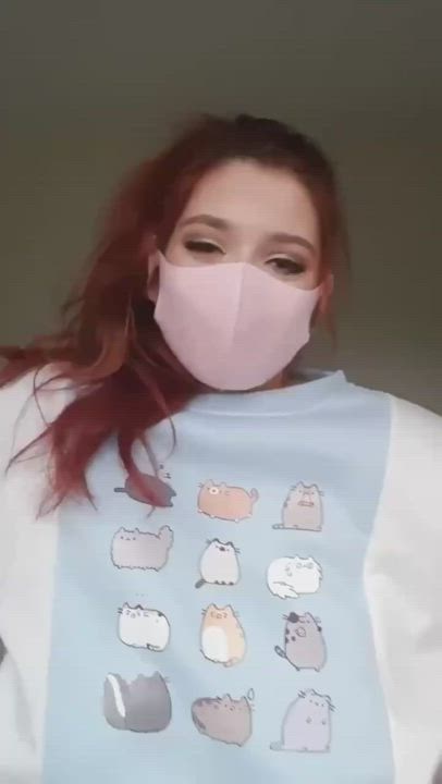 Redhead with big natural tits : video clip