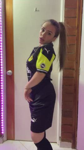 This teen ass need a fuck, Would fuck me please : video clip